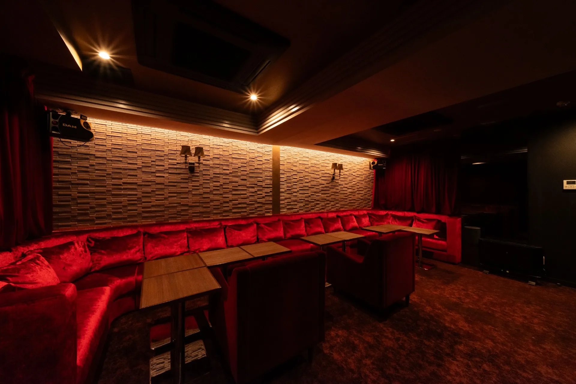 UENO LOUNGE