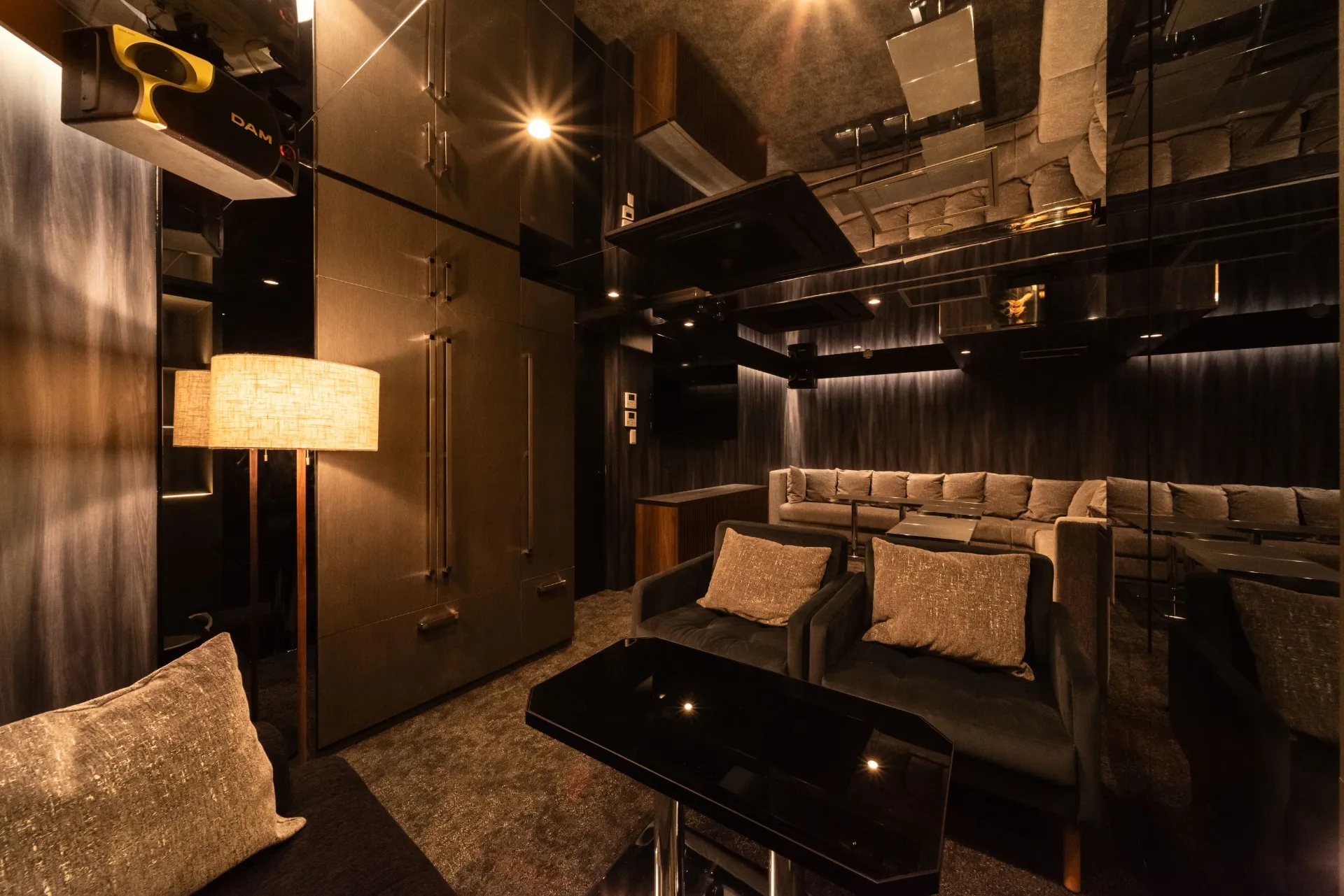 UENO LOUNGE