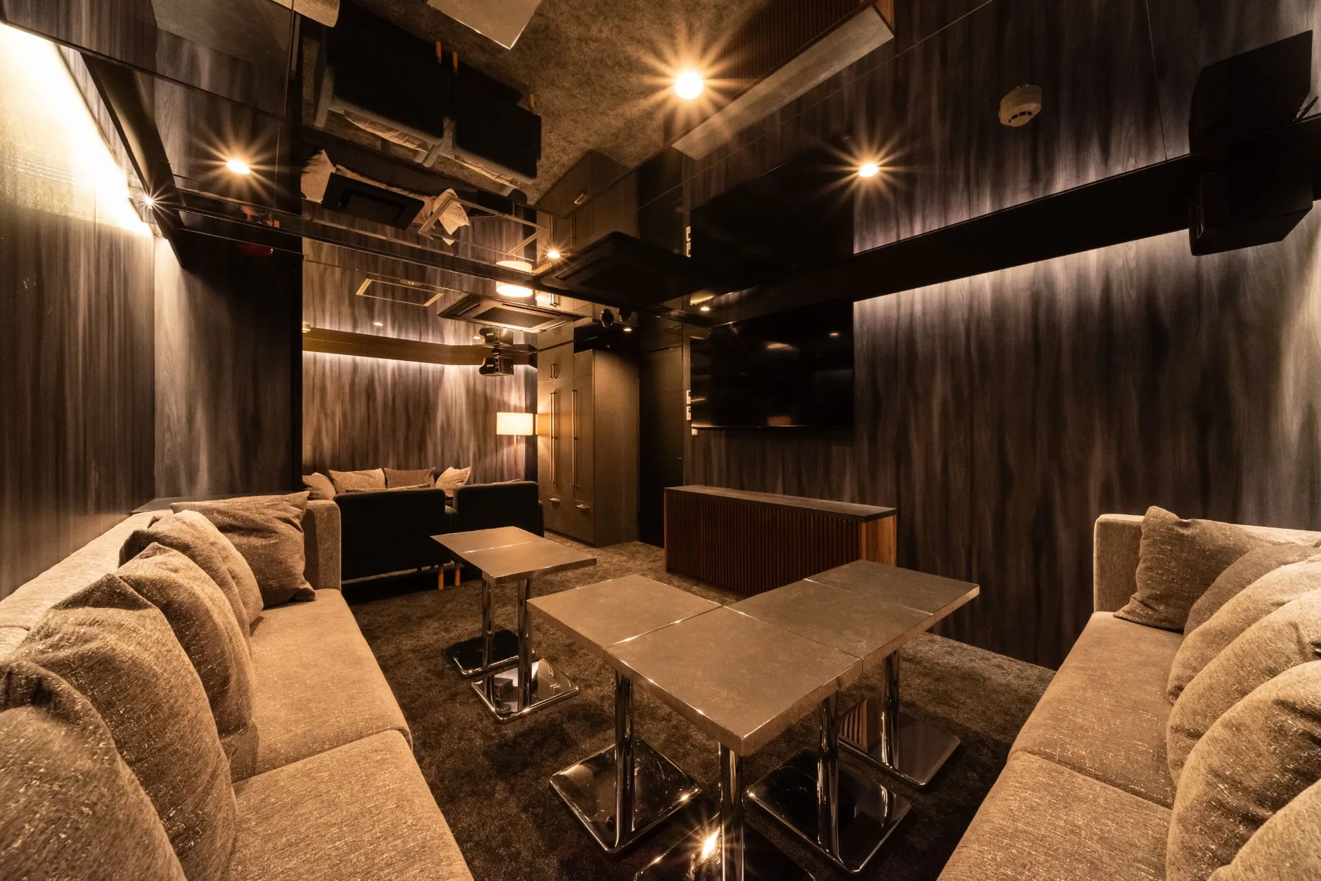 UENO LOUNGE