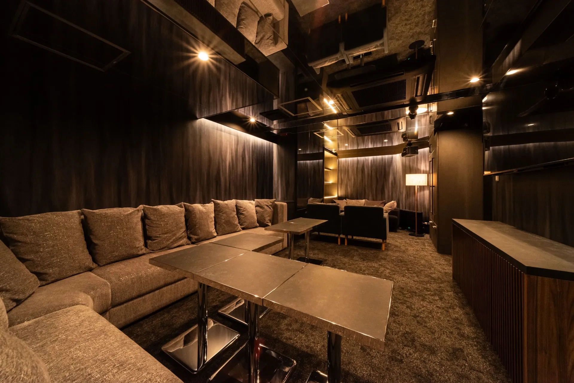 UENO LOUNGE